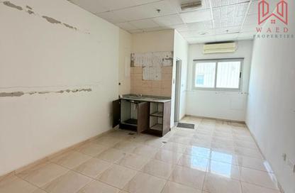 Warehouse - Studio - 1 Bathroom for rent in Jebel Ali Industrial 1 - Jebel Ali Industrial - Jebel Ali - Dubai