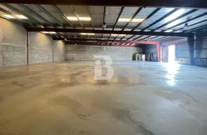Warehouse - Studio for rent in Phase 1 - Dubai Investment Park (DIP) - Dubai