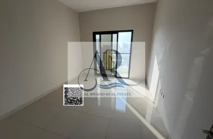 عمارة بالكامل - استوديو - 8 حمامات للايجار في ميجا مول - القاسمية - الشارقة