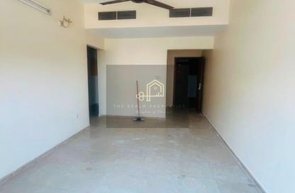 Apartment - 1 - 2 for rent in Al Hanaa Centre - Al Jafiliya - Bur Dubai - Dubai