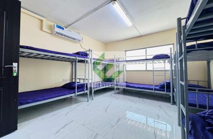 Labor Camp - Studio - 7+ for rent in M-33 - Mussafah Industrial Area - Mussafah - Abu Dhabi