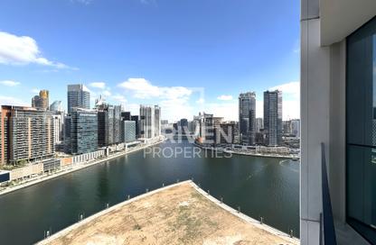 Apartment - 1 - 1 for sale in Peninsula Three - Peninsula - Business Bay - Dubai