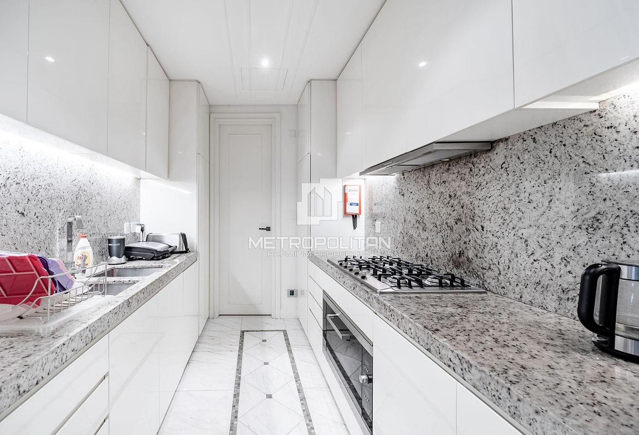 Canal Facing | Branded Living | Skyline View photo 10