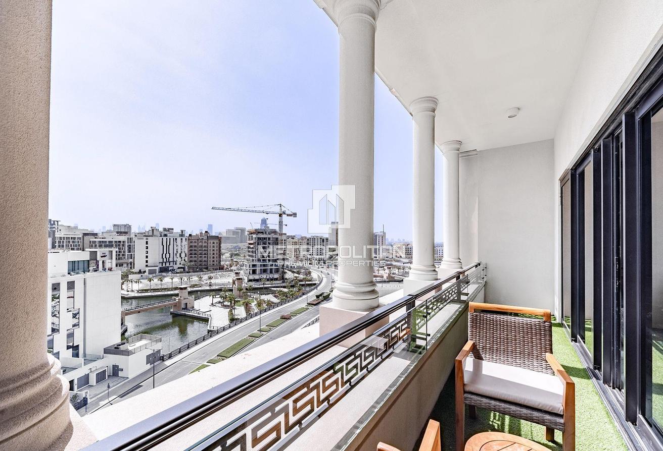 Canal Facing | Branded Living | Skyline View photo 23