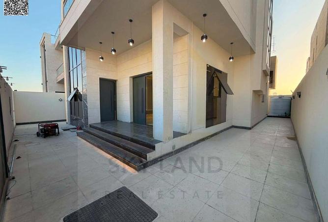 102842145 - Property Image 2