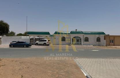 Villa - 5 Bedrooms - 6 Bathrooms for sale in Falaj Al Moalla - Umm Al Quwain
