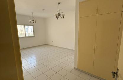 Apartment - 1 - 1 for rent in Al Khan 9 building - Al Khan - Sharjah Apartment - 1 - 1 for rent in Al Khan 9 building - Al Khan - Sharjah