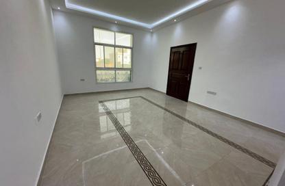 Apartment - Studio - 1 Bathroom for rent in Shakhbout City - Abu Dhabi