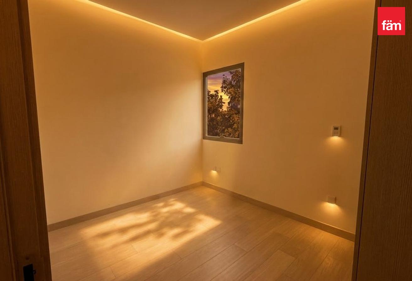 VASTU | VACANT | EXQUSITE UNIT photo 7