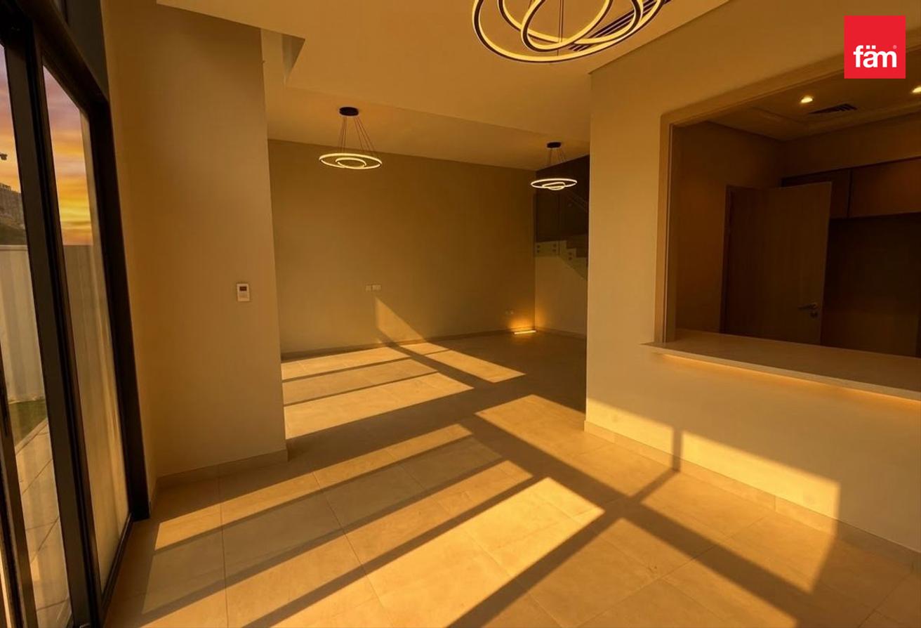 VASTU | VACANT | EXQUSITE UNIT photo 4