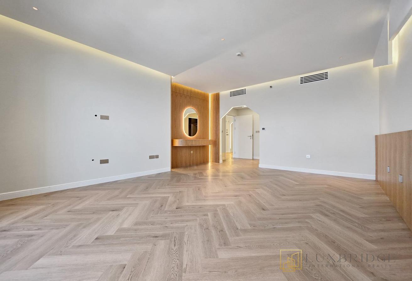 Vacant | Unfurnished | Sea View photo 7