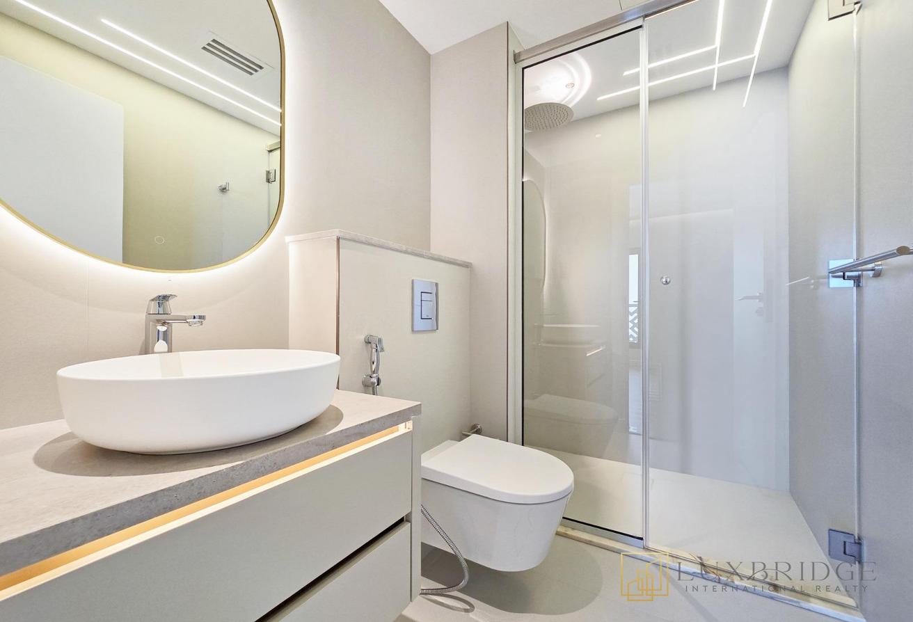 Vacant | Unfurnished | Sea View photo 17