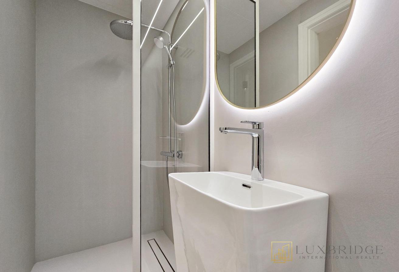 Vacant | Unfurnished | Sea View photo 19