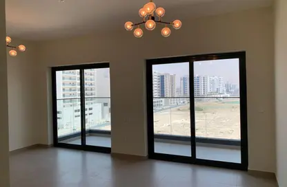 شقة - غرفة نوم - 2 حمامات للايجار في حدائق زازين - الفرجان - دبي