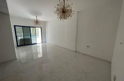 شقة - 2 غرف نوم - 2 حمامات للايجار في المجاز 3 - المجاز - الشارقة