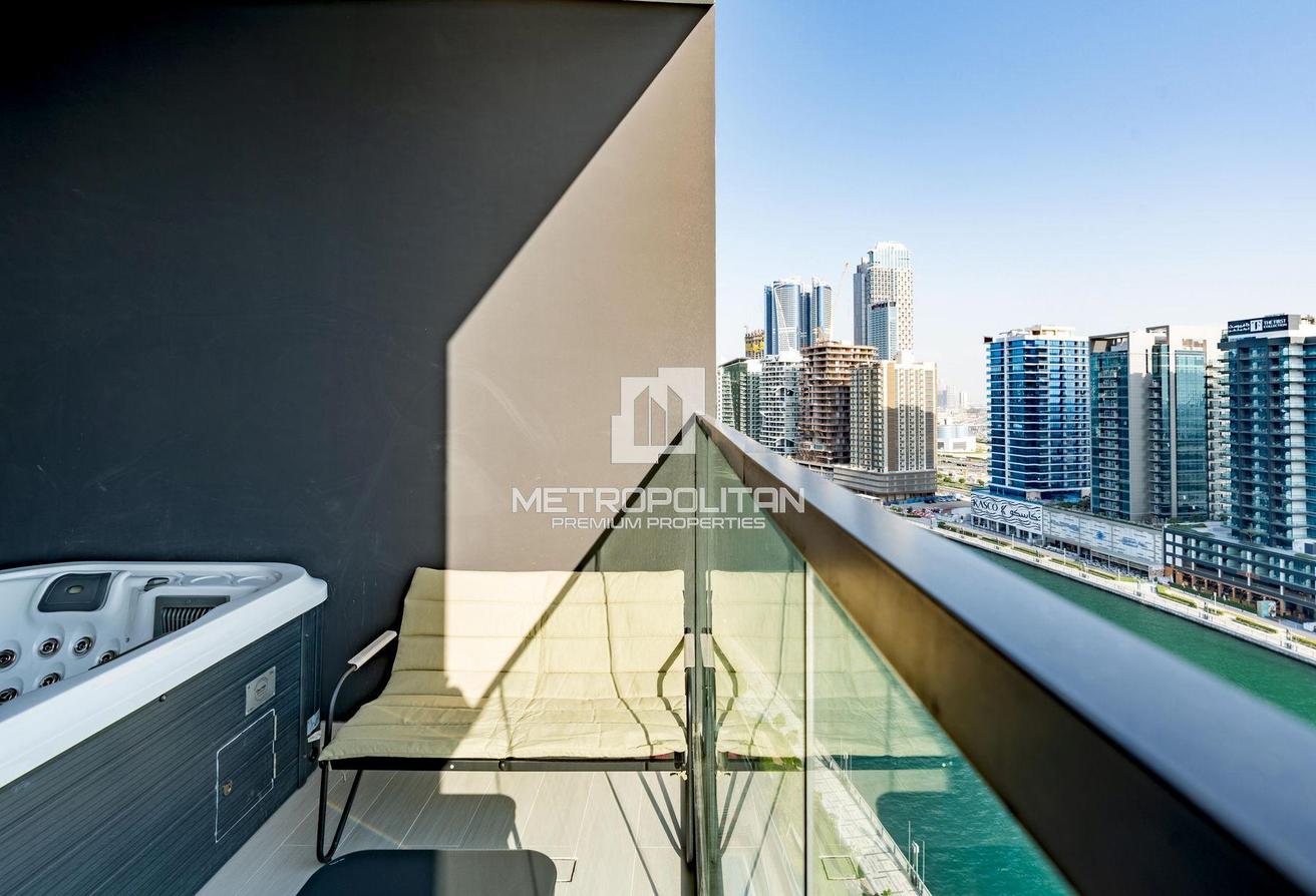 12 Cheques | Balcony Jacuzzi | Canal View | Luxury photo 10