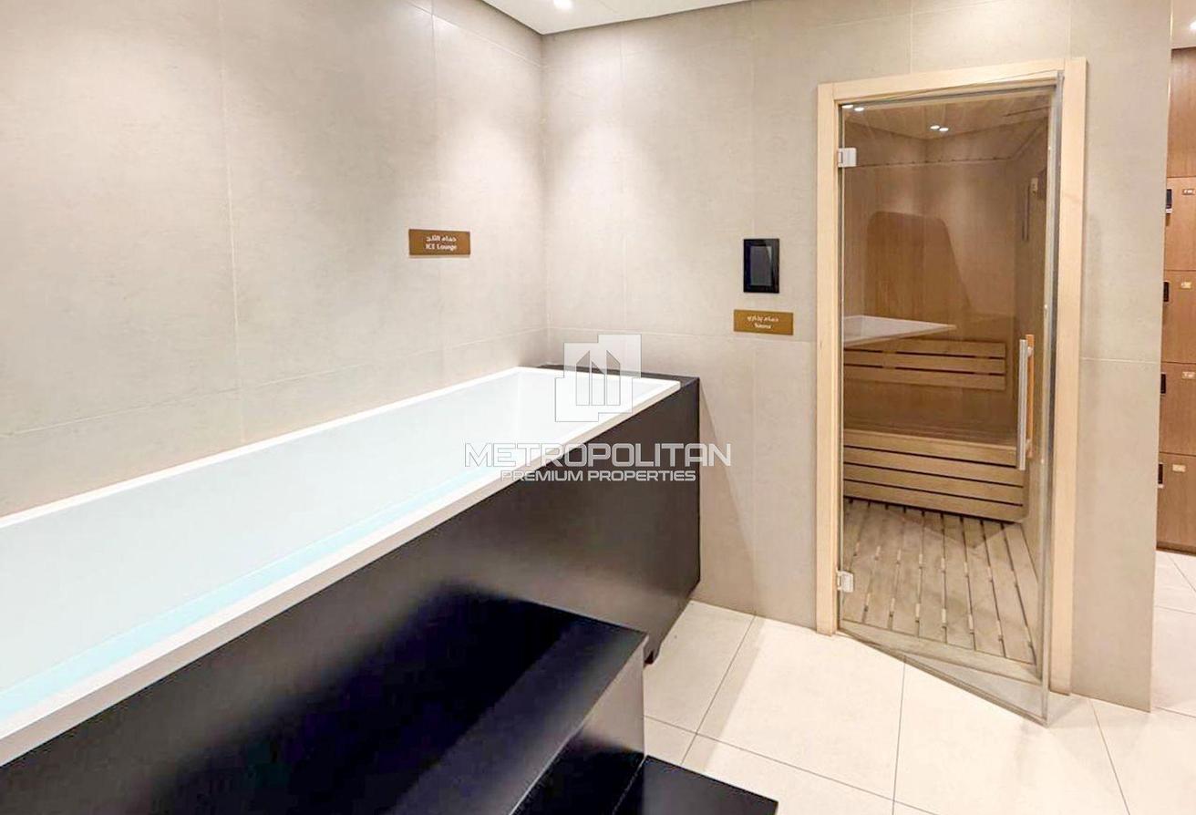 12 Cheques | Balcony Jacuzzi | Canal View | Luxury photo 29