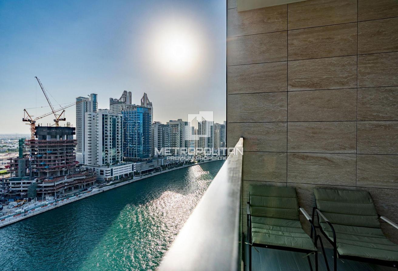 12 Cheques | Balcony Jacuzzi | Canal View | Luxury photo 7