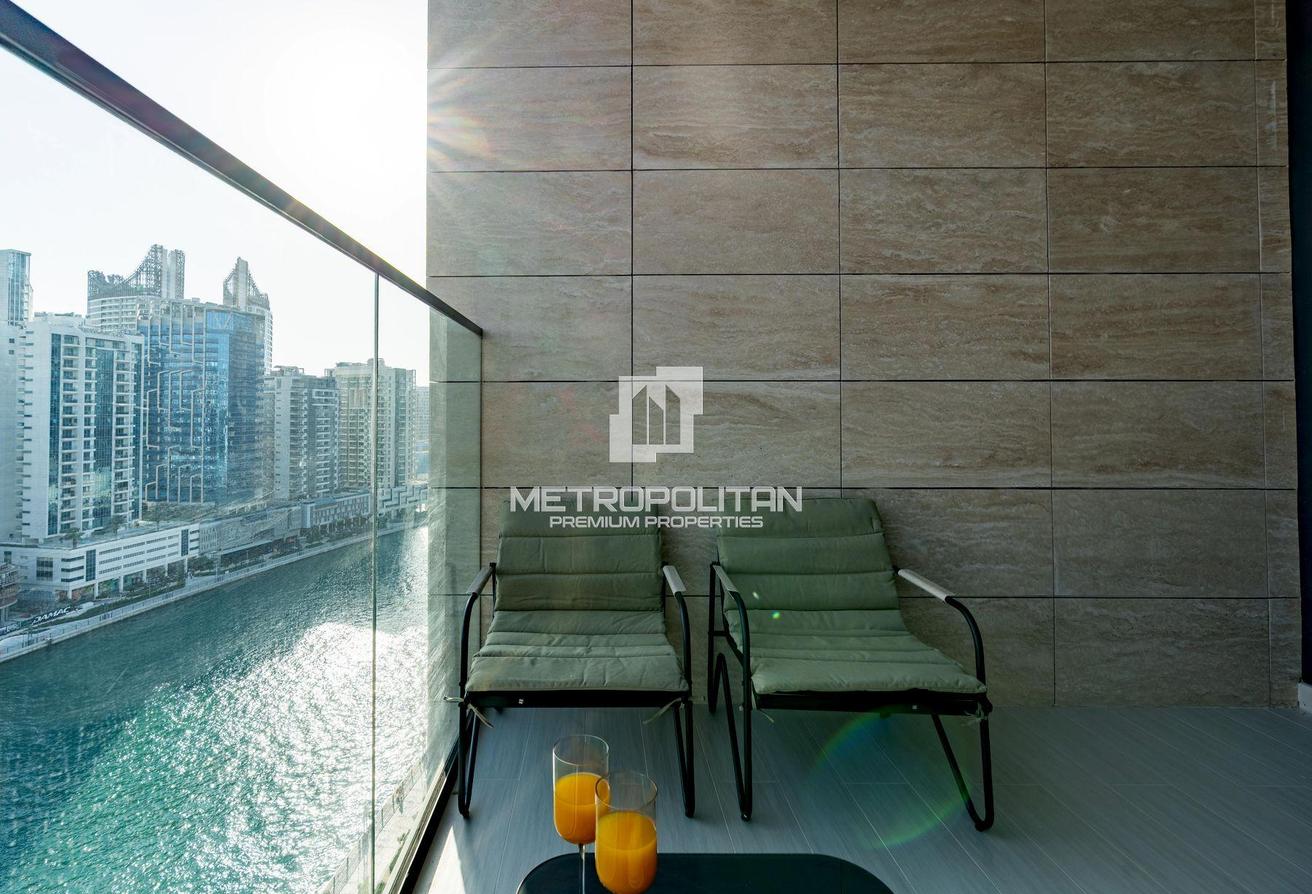 12 Cheques | Balcony Jacuzzi | Canal View | Luxury photo 6