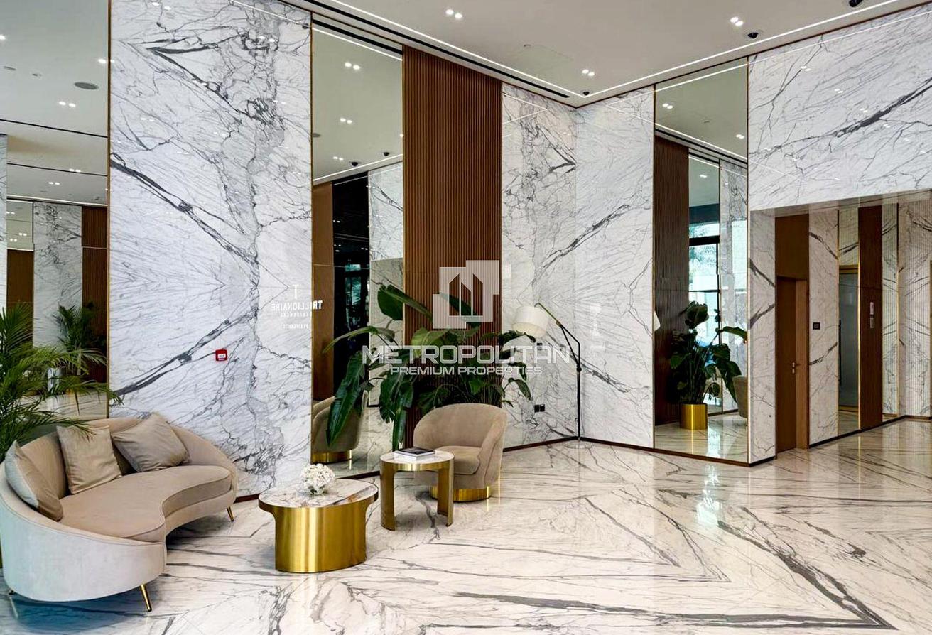 12 Cheques | Balcony Jacuzzi | Canal View | Luxury photo 26