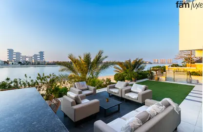 Villa - 5 Bedrooms - 6 Bathrooms for rent in Garden Homes Frond D - Garden Homes - Palm Jumeirah - Dubai