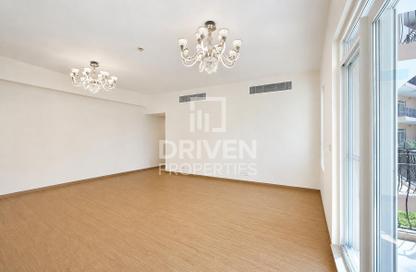 Apartment - 3 - 4 for rent in Abbey Crescent 2 - Abbey Crescent - Motor City - Dubai