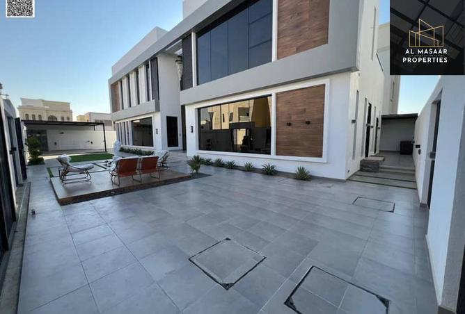 2OgcYxGPVTc - Property Image 2