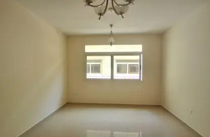 شقة - غرفة نوم - 2 حمامات للايجار في الثاني مويلح - تجارية مويلح - الشارقة