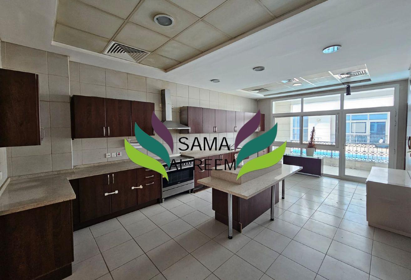 Compound Villa |5 Bed +Maid | Shared Pool |Garden photo 12