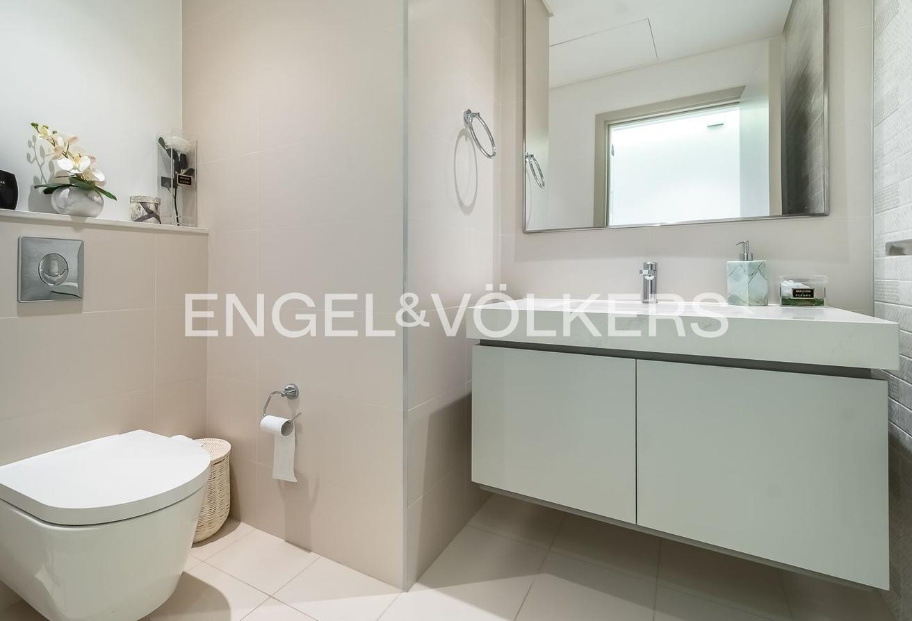 Fully Furnished I Upgraded I Marina View photo 23
