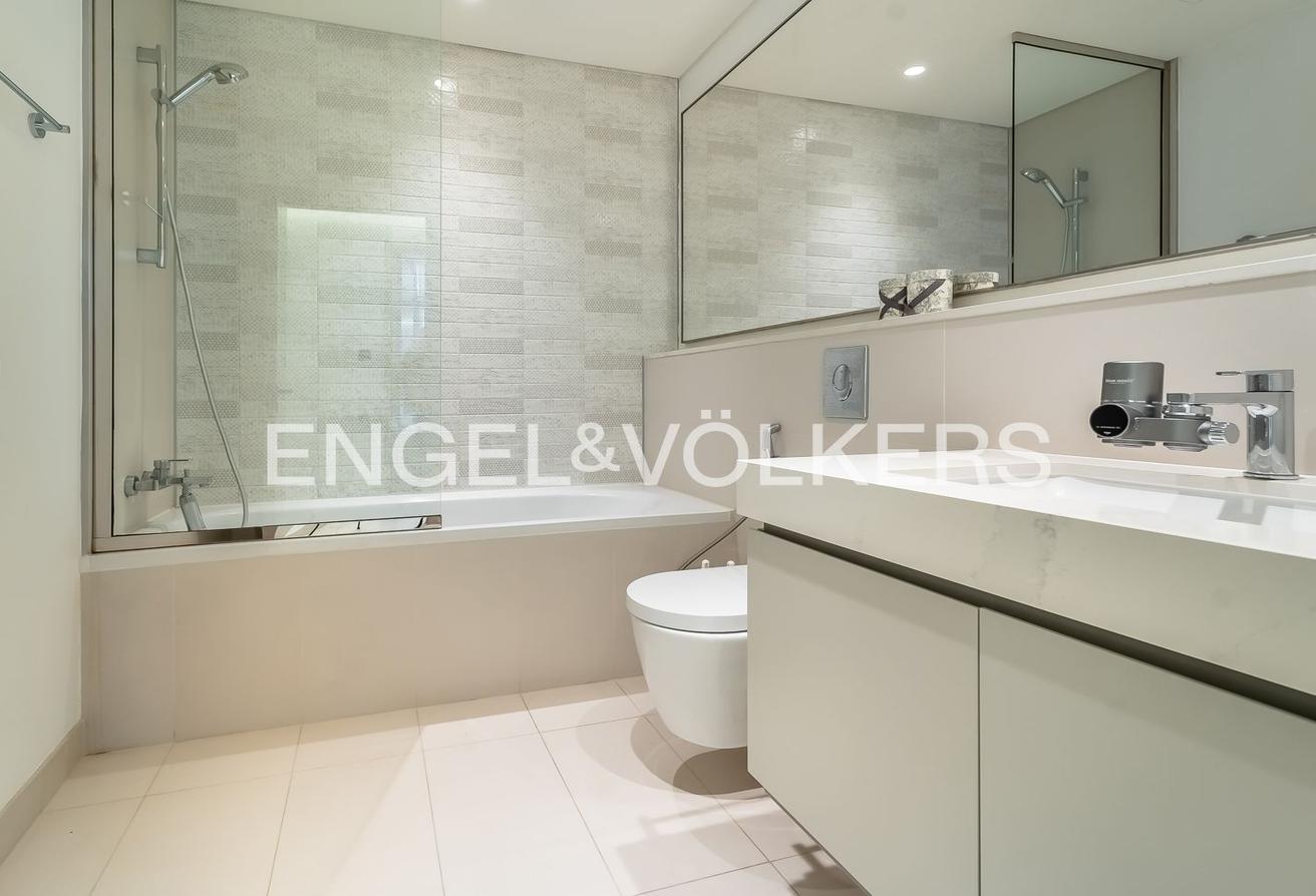 Fully Furnished I Upgraded I Marina View photo 24