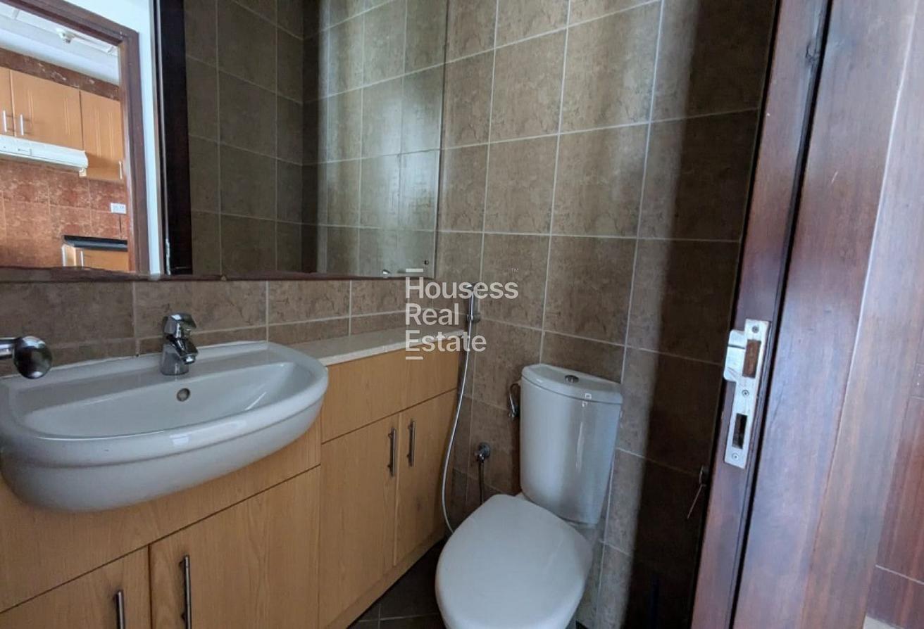 Spacious Layout | Mid Floor | Vacant photo 21