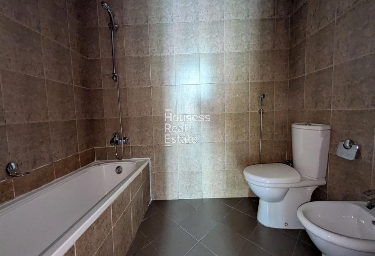 Spacious Layout | Mid Floor | Vacant photo 20