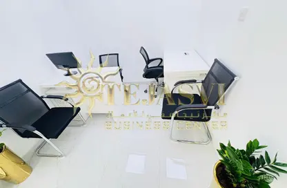 مكتب - غرفة نوم - 1 حمام للايجار في لولو سنتر - منطقة حديقة الكرامة - الكرامة - دبي