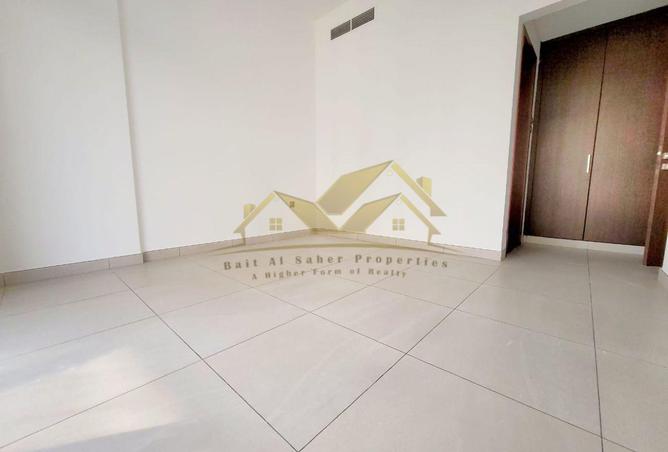 2OmOfL8S0Jc - Property Main Image