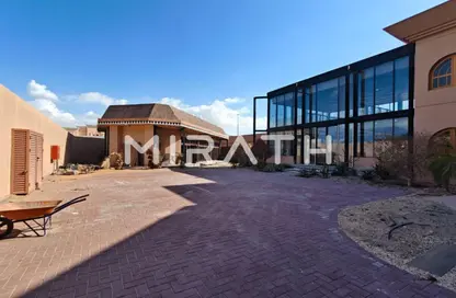 Retail - Studio - 7 Bathrooms for rent in Al Safa 2 Villas - Al Safa 2 - Al Safa - Dubai