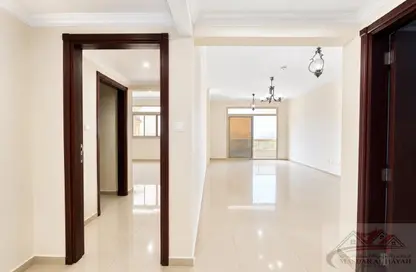 Apartment - 1 Bedroom - 2 Bathrooms for rent in Muwaileh 29 Building - Muwaileh - Sharjah