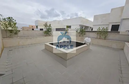 Apartment - 1 Bedroom - 2 Bathrooms for rent in AlFalah - Muwaileh Commercial - Sharjah