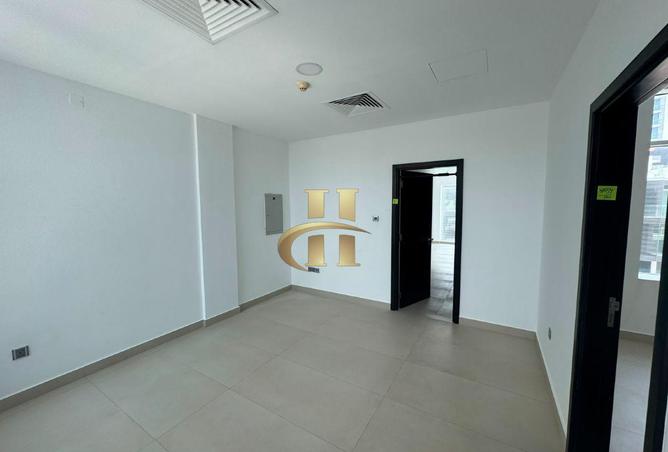 114611246 - Property Image 3