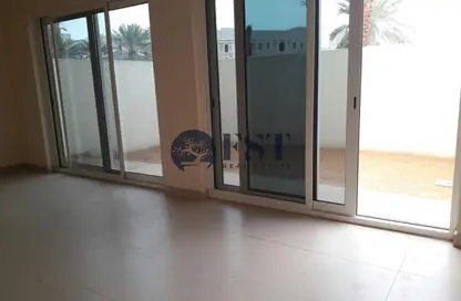 تاون هاوس - 3 غرف نوم - 4 حمامات للايجار في قرية ورسان - المدينة العالمية - دبي