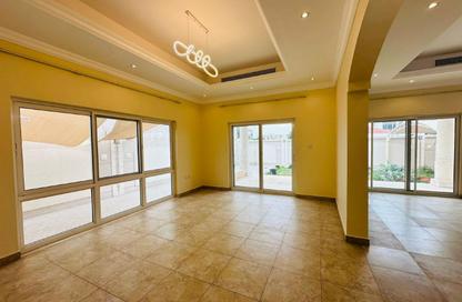 Apartment - 5 Bedrooms - 6 Bathrooms for rent in Al Falaj - Al Riqqa - Sharjah
