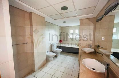 Apartment - 3 Bedrooms - 4 Bathrooms for rent in Al Das - Shoreline Apartments - Palm Jumeirah - Dubai
