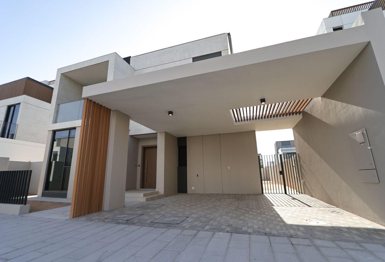ELIE SAAB 4BR Villa | Unfurnished | Arabian Ranch3 photo 2