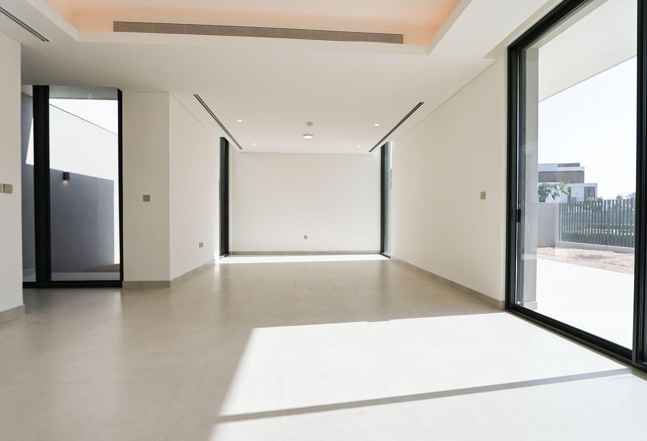 ELIE SAAB 4BR Villa | Unfurnished | Arabian Ranch3 photo 5