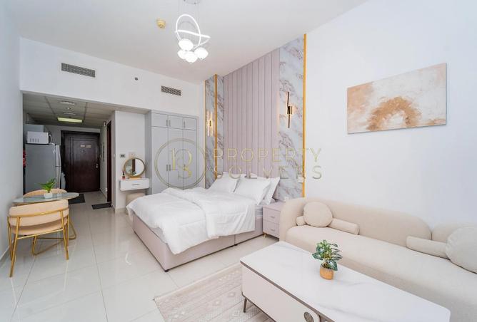 Fully Furnished | Upgraded | Front Canal View
