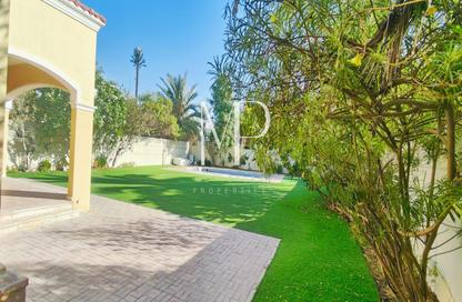 Villa - 4 Bedrooms - 5 Bathrooms for sale in Jumeirah Park - Dubai