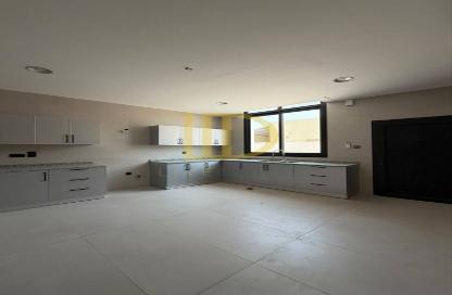 Villa - 5 Bedrooms - 7+ Bathrooms for rent in Al Aweer 1 - Al Aweer - Dubai