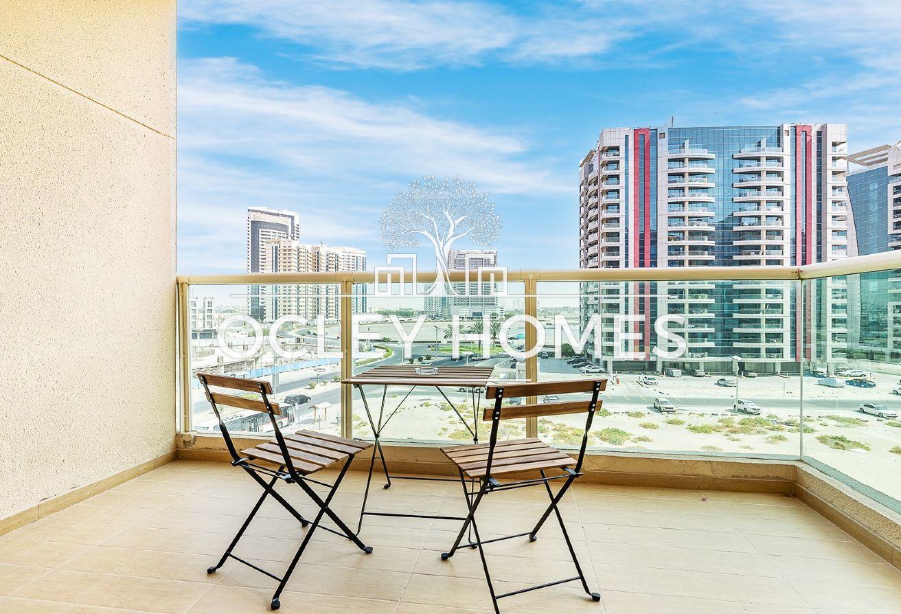 Modern Studio | Bills Included | Monthly Stays photo 4