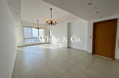 Apartment - 2 Bedrooms - 3 Bathrooms for rent in Marina Residences 6 - Marina Residences - Palm Jumeirah - Dubai