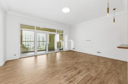 Apartment - 2 Bedrooms - 4 Bathrooms for sale in Jash Hamad - Shoreline Apartments - Palm Jumeirah - Dubai